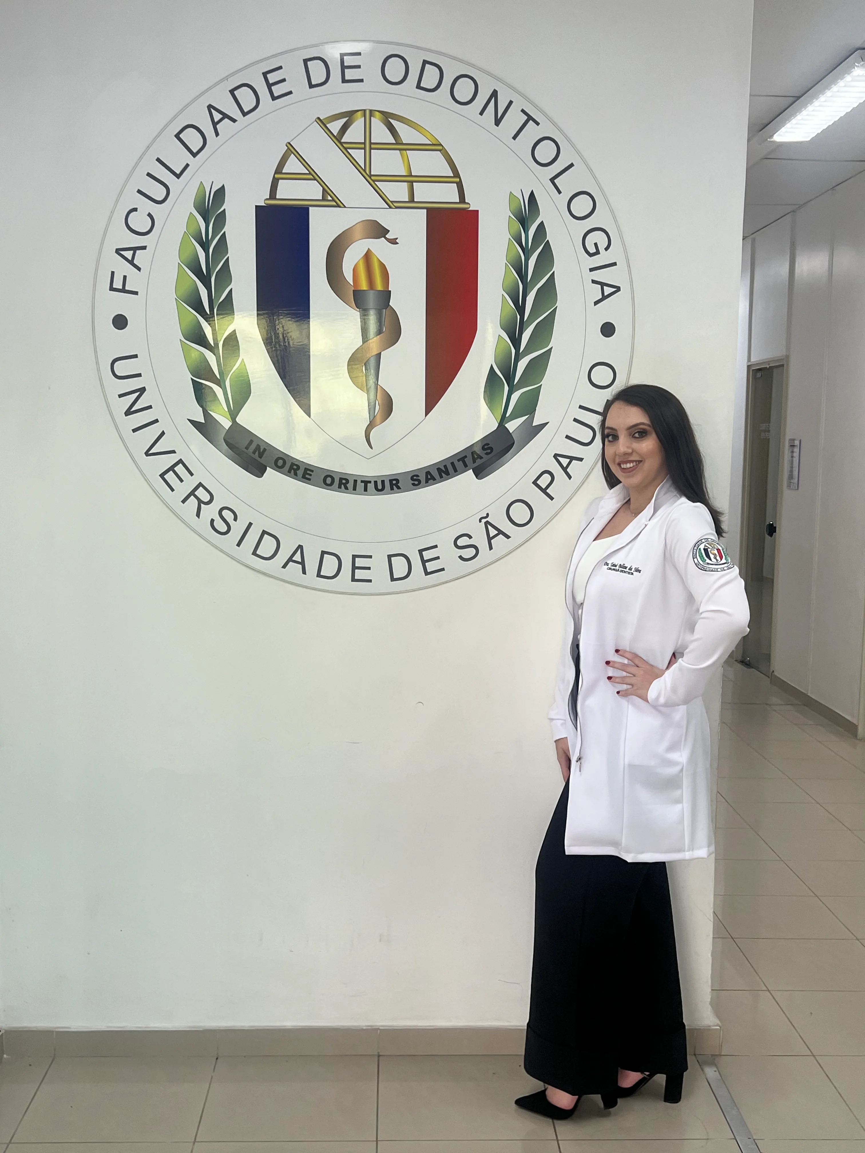 Extrações Dentárias — Dra. Tainá Belline